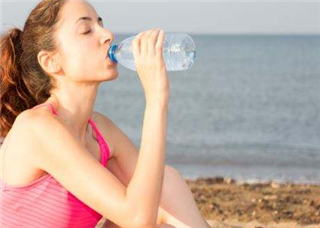 早晨空腹喝水真的减肥么？